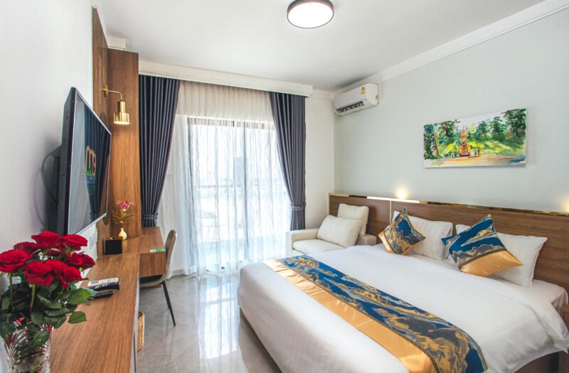 Deluxe King Balcony River View - M9 Kirirom Hotel