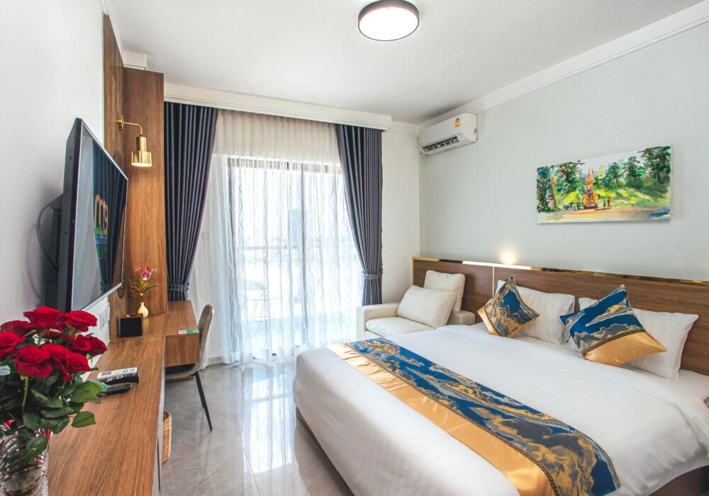 Deluxe King Balcony River View - M9 Kirirom Hotel