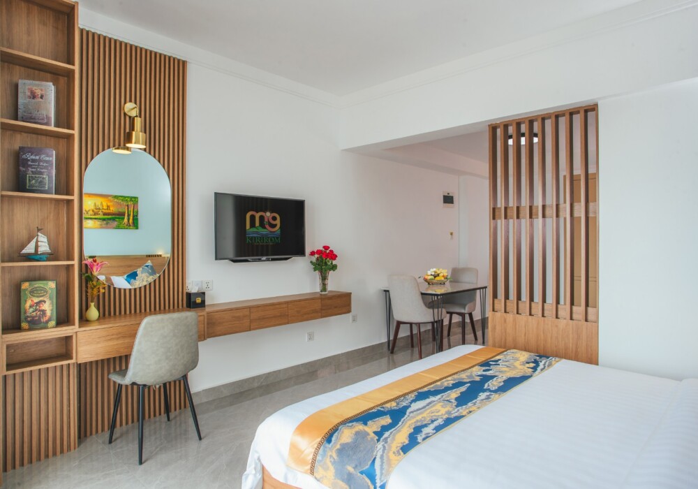 Premier King Balcony River View - M9 Kirirom Hotel