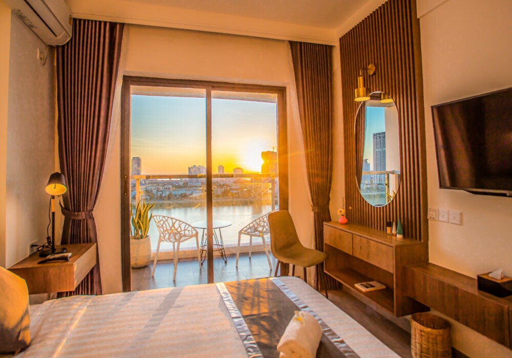 Superior King Balcony River View - M9 Kirirom Hotel