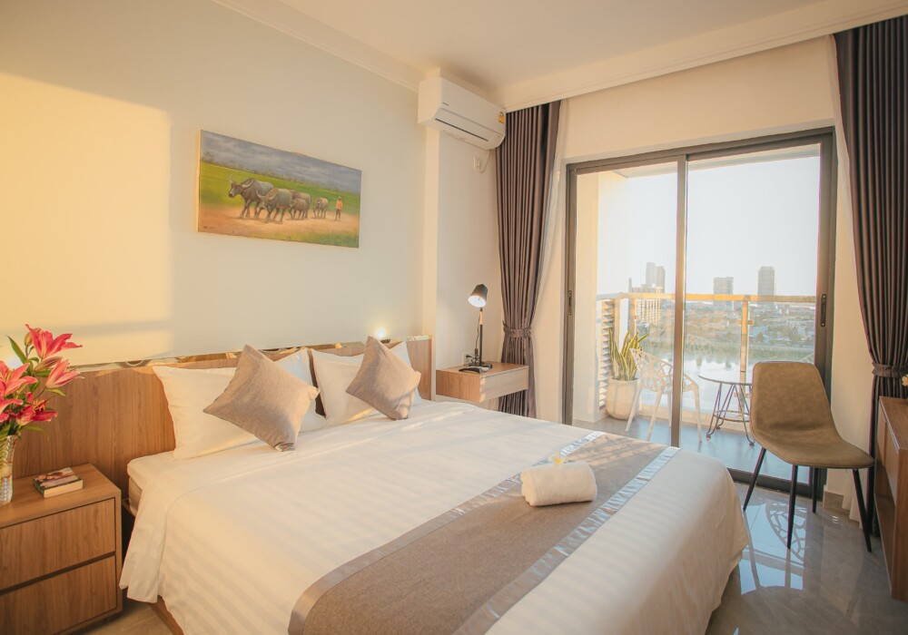 Superior King Balcony River View - M9 Kirirom Hotel